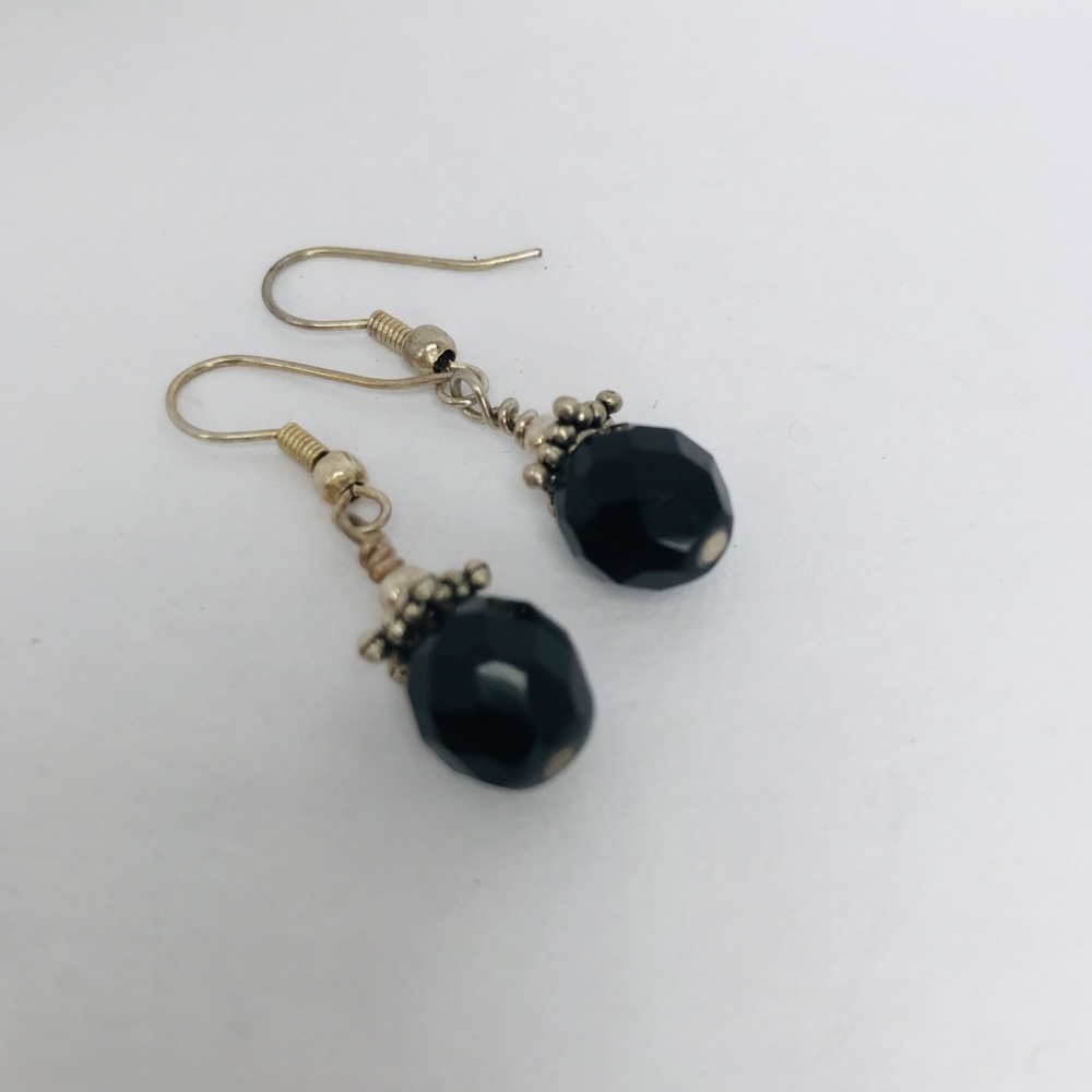 👗 3x25 NWT Black drop earrings